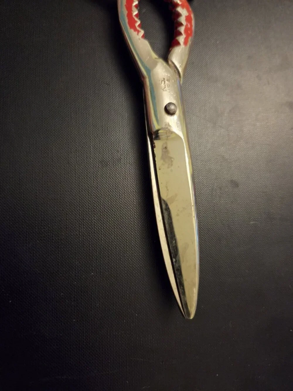 Vintage WISS KS Serrated Kitchen Shears Scissors Bottle Opener Nut Crk Red Paint